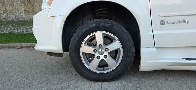 2013 Dodge Grand Caravan VERY LOW MILES Braun Mobility Conversion 615-300-6004 - 22943412 - 36