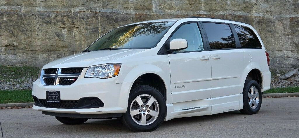 2013 Dodge Grand Caravan VERY LOW MILES Braun Mobility Conversion 615-300-6004 - 22943412 - 37