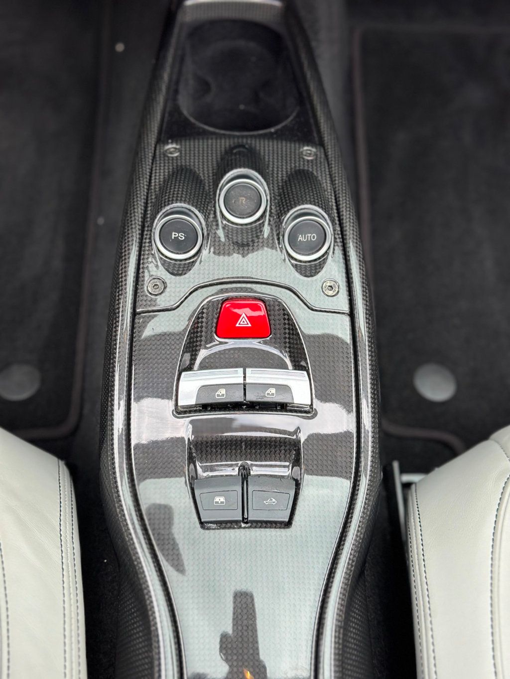 2013 Ferrari 458 Italia Spider photo 28