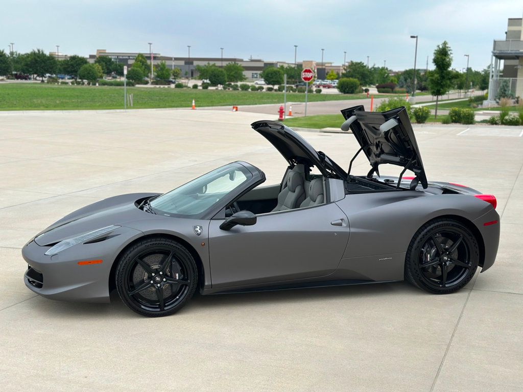 2013 Ferrari 458 Italia Spider photo 4