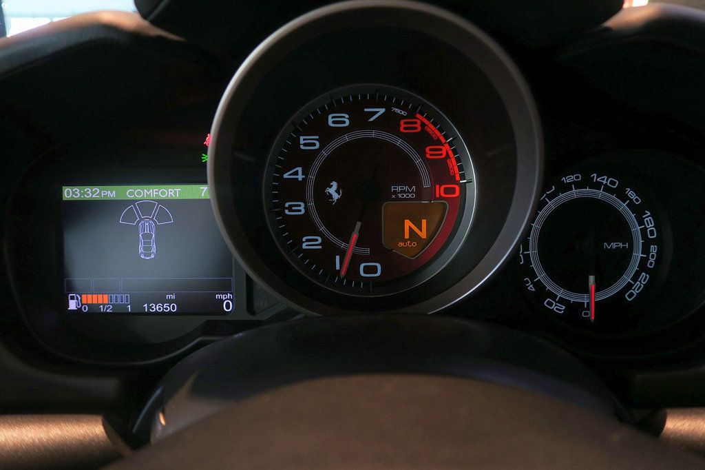 2013 Ferrari California 2dr Convertible - 22855768 - 16