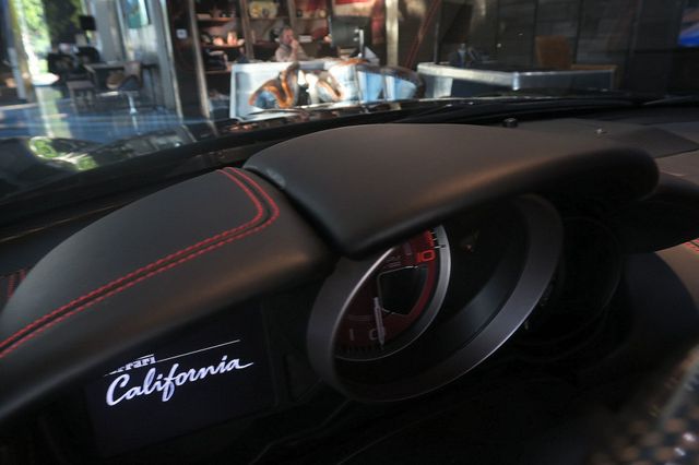 2013 Ferrari California 2dr Convertible - 22855768 - 20