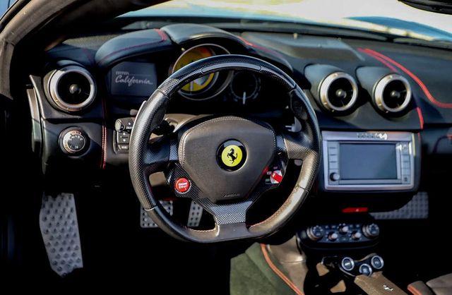2013 Ferrari California 2dr Convertible - 22855768 - 2