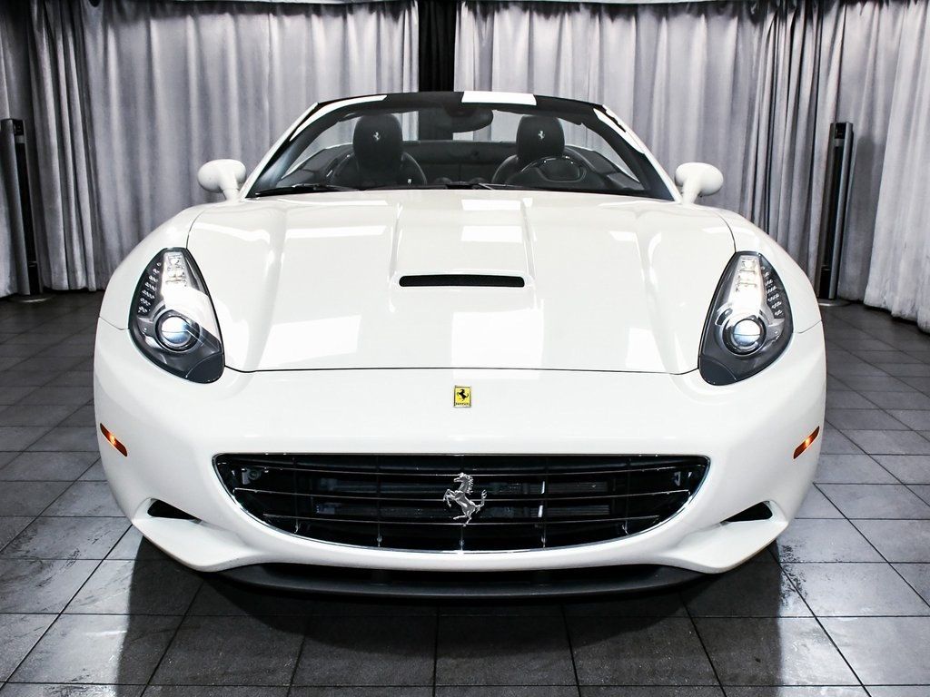 2013 Ferrari California Base photo 2