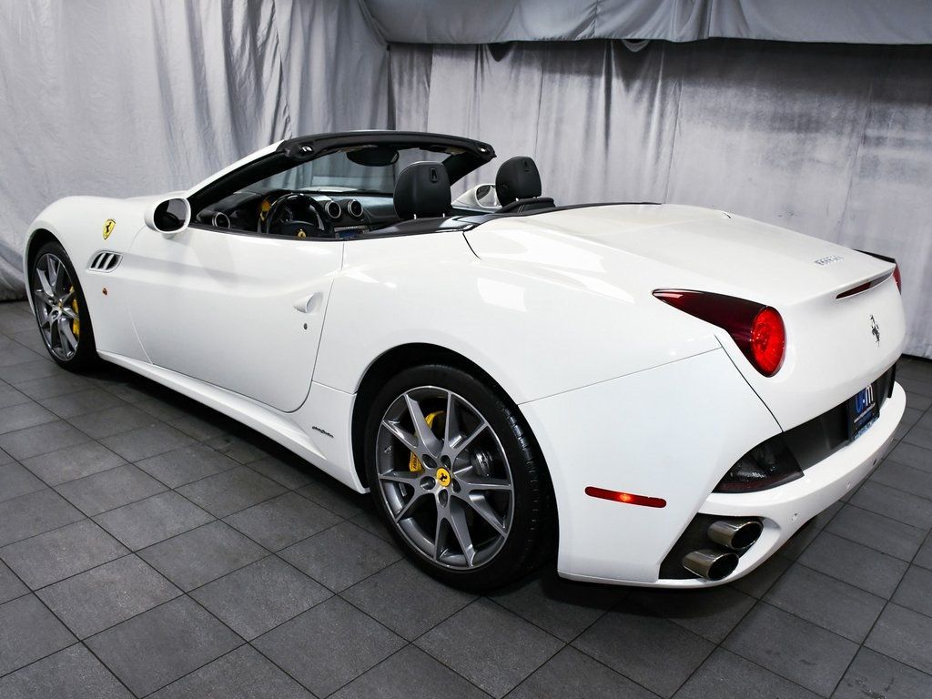2013 Ferrari California Base photo 4