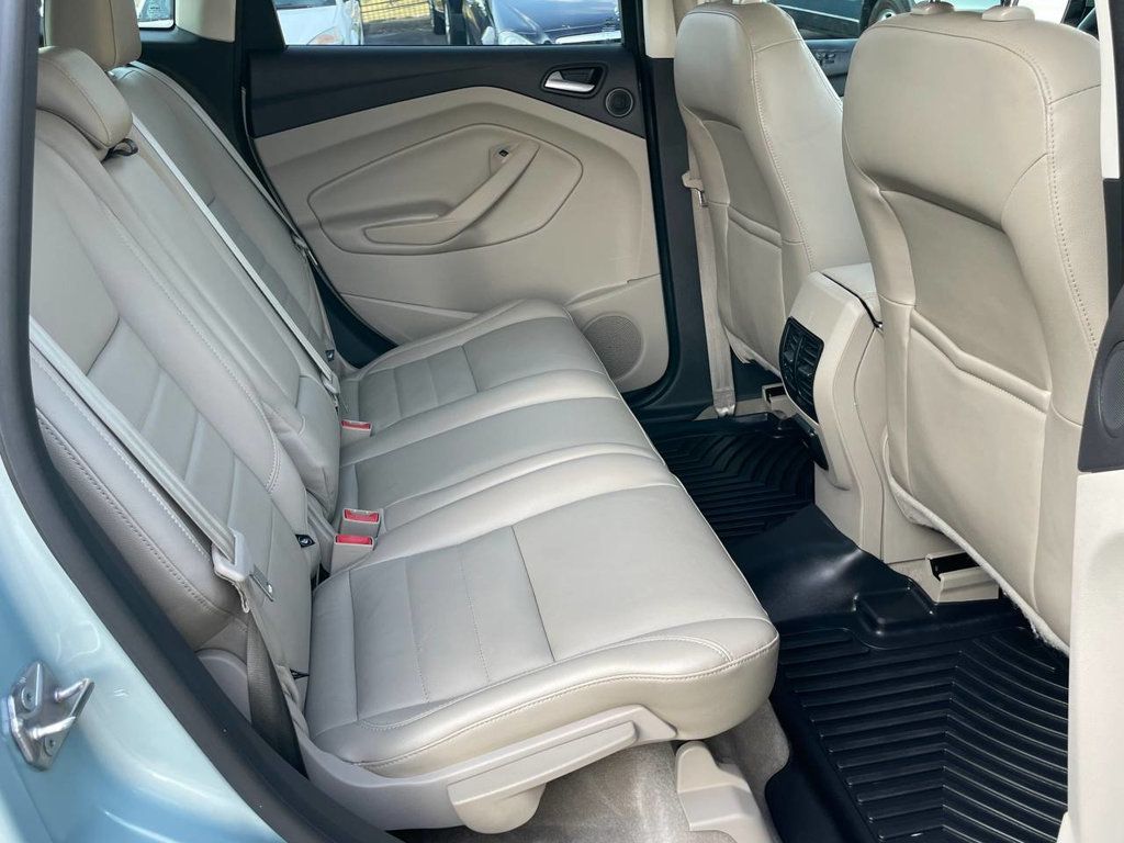 2013 Ford C-Max Hybrid SEL photo 12