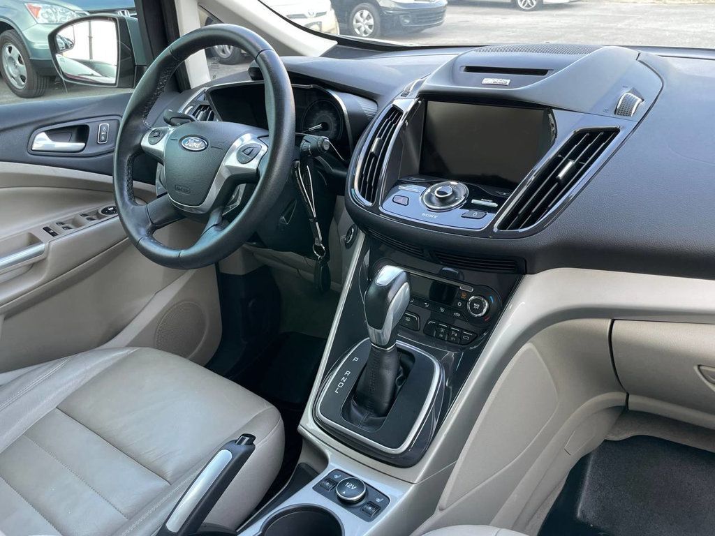 2013 Ford C-Max Hybrid SEL photo 17