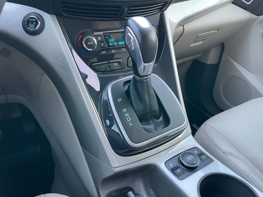 2013 Ford C-Max Hybrid SEL photo 18