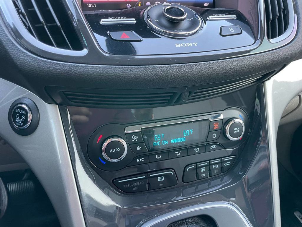 2013 Ford C-Max Hybrid SEL photo 21