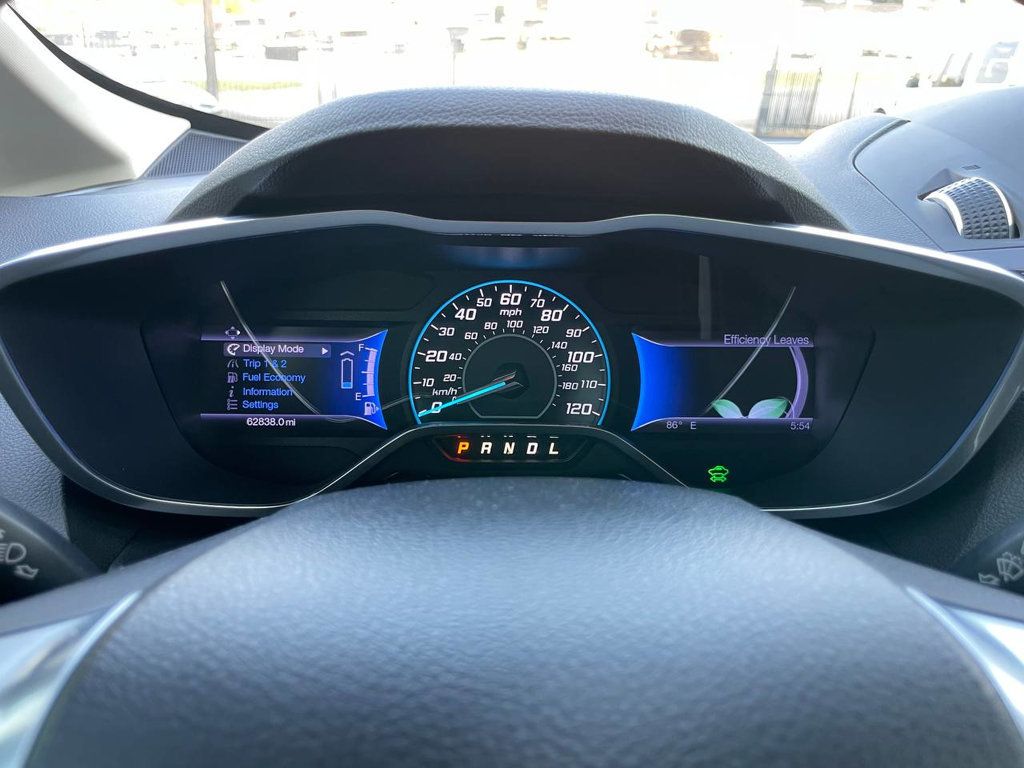 2013 Ford C-Max Hybrid SEL photo 22