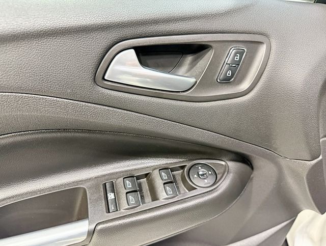 2013 Ford C-Max Hybrid 5dr Hatchback SE - 22939140 - 23