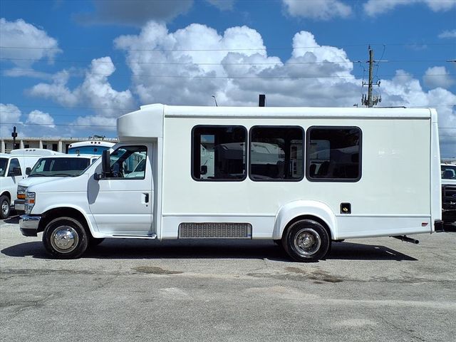 2013 Ford E350 15 Passenger Shuttle Bus w/Rear Closet - 22941438 - 7
