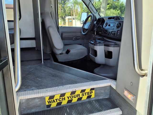 2013 Ford E350 14 Passenger Shuttle Bus w/WHeelchair - 22884537 - 15