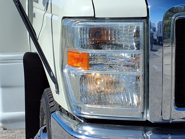 2013 Ford E350 14 Passenger Shuttle Bus w/WHeelchair - 22884537 - 1