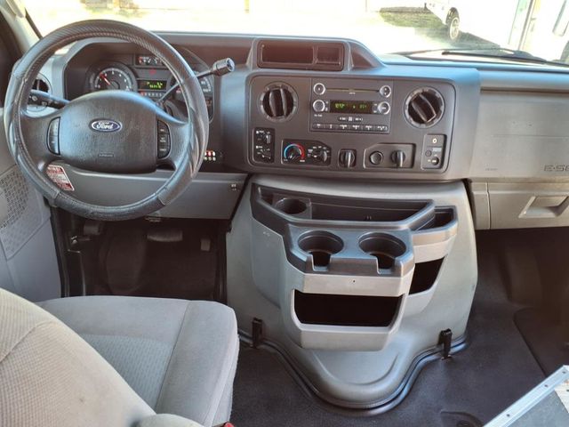 2013 Ford E350 14 Passenger Shuttle Bus w/WHeelchair - 22884537 - 26