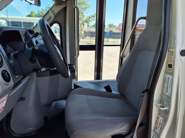 2013 Ford E350 14 Passenger Shuttle Bus w/WHeelchair - 22884537 - 29