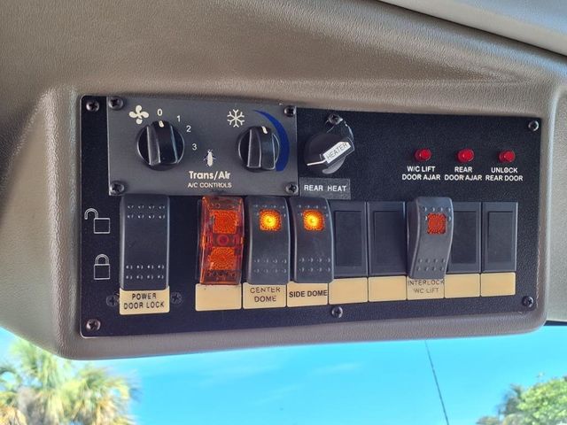 2013 Ford E350 14 Passenger Shuttle Bus w/WHeelchair - 22884537 - 31