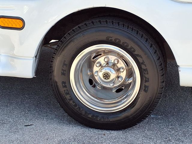 2013 Ford E350 14 Passenger Shuttle Bus w/WHeelchair - 22884537 - 43