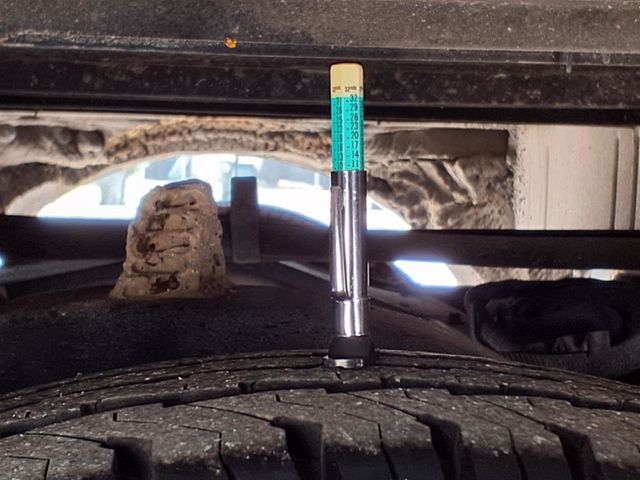 2013 Ford E350 14 Passenger Shuttle Bus w/WHeelchair - 22884537 - 45