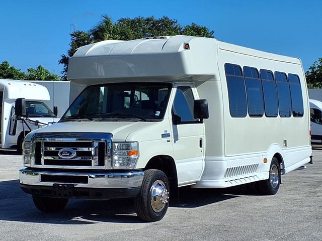 2013 Ford E350 14 Passenger Shuttle Bus w/WHeelchair - 22884537 - 8