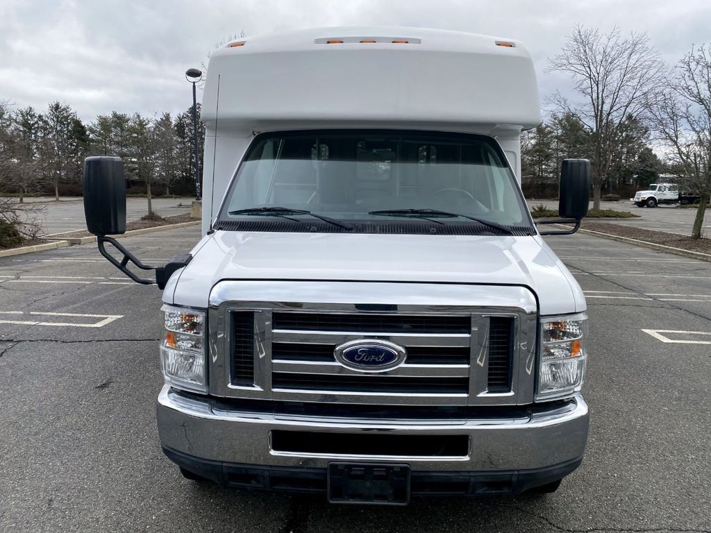 2013 Ford E350 Non-CDL Wheelchair Shuttle Bus For Sale For Adults Seniors Church Medical Transport Handicapped - 22273735 - 1