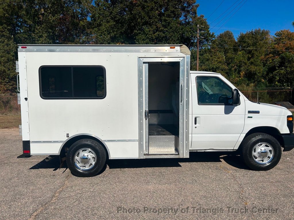 2013 Ford E350HD JUST 7k MILES! CURBSIDE SLIDE DOOR! +FULL POWER EQUIPMENT! CRUISE CONTROL! SUPER CLEAN! - 22092450 - 36