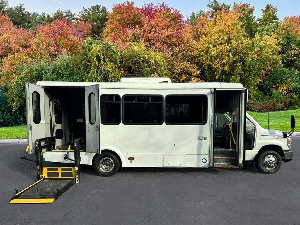 2013 Ford E450 Shuttle Bus w/Wheelchair Lift For Adults Seniors Church Medical Transport Handicapped - 22618842 - 4