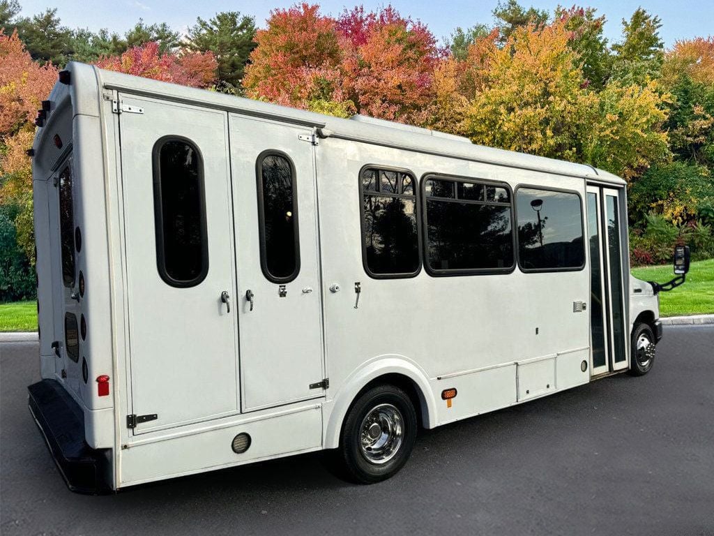 2013 Ford E450 Shuttle Bus w/Wheelchair Lift For Adults Seniors Church Medical Transport Handicapped - 22618842 - 7