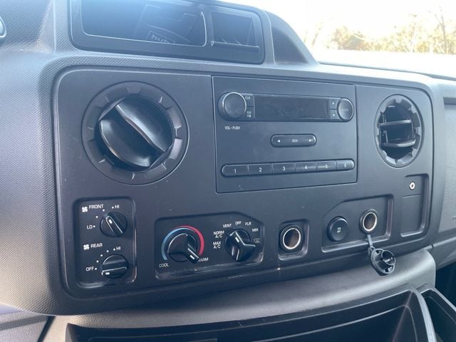 2013 Ford Econoline Cargo Van E-150 Ext Commercial - 22966443 - 8