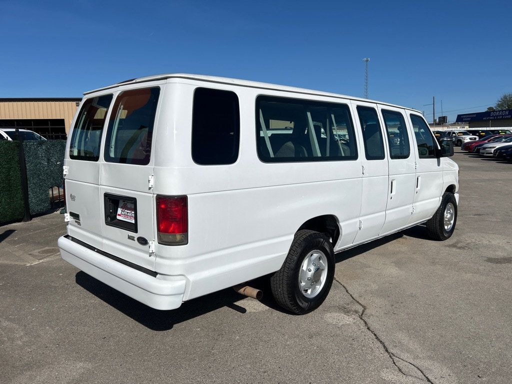 2013 Ford E-350 photo 2