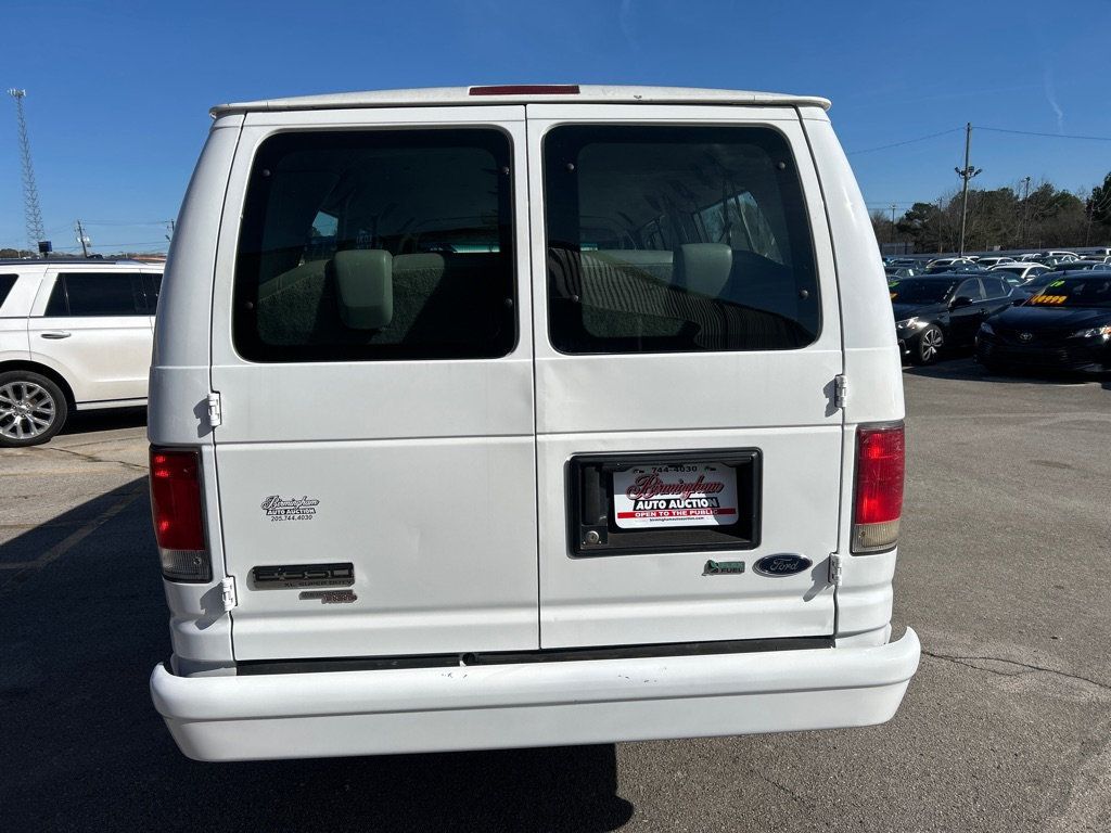 2013 Ford E-350 photo 3