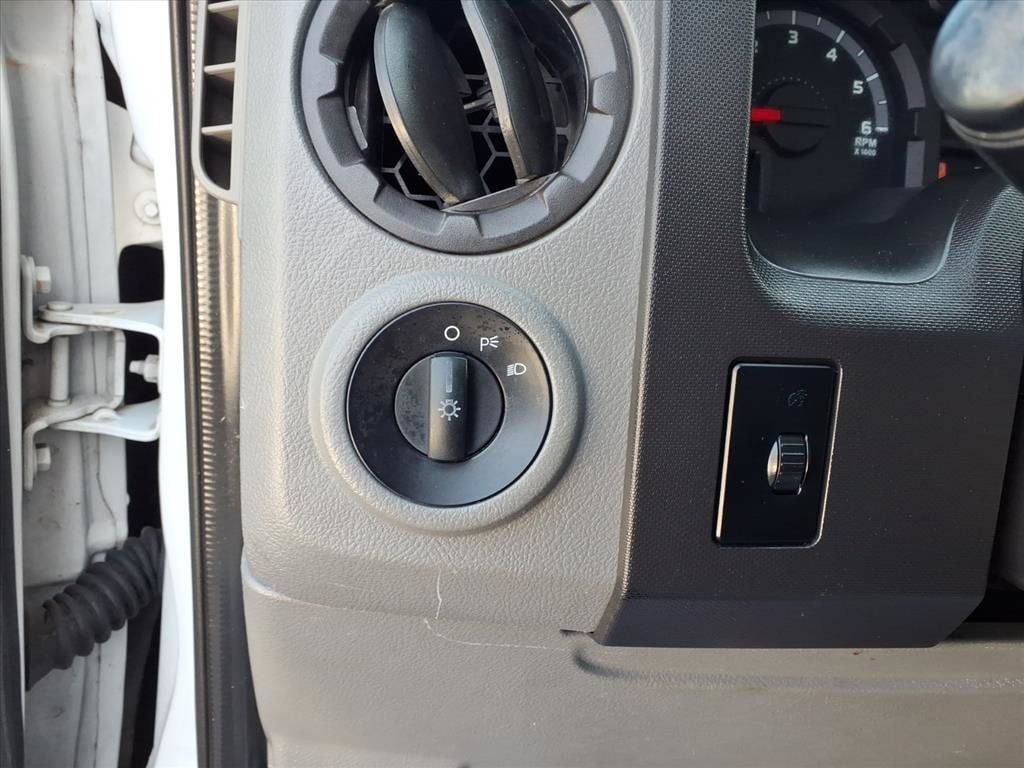 2013 Ford Econoline Wagon E-350 Super Duty Ext XLT - 22956331 - 12