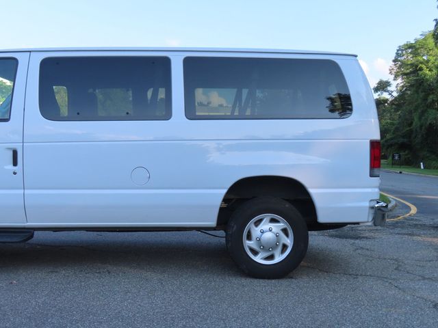 2013 Ford Econoline Wagon E-350 Super Duty XLT - 23059139 - 11