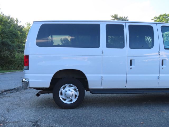 2013 Ford Econoline Wagon E-350 Super Duty XLT - 23059139 - 17