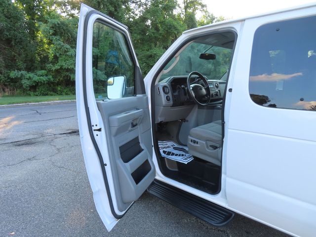 2013 Ford Econoline Wagon E-350 Super Duty XLT - 23059139 - 20