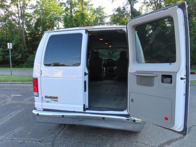 2013 Ford Econoline Wagon E-350 Super Duty XLT - 23059139 - 22