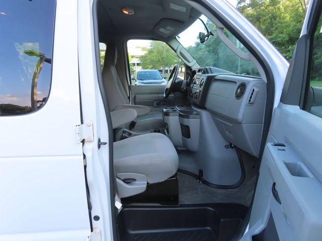 2013 Ford Econoline Wagon E-350 Super Duty XLT - 23059139 - 28