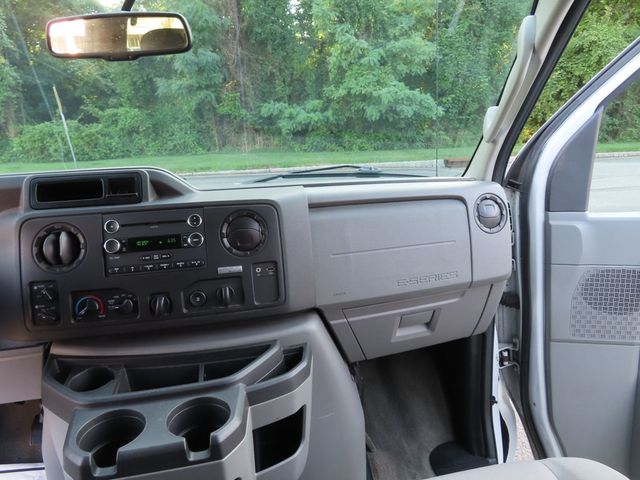 2013 Ford Econoline Wagon E-350 Super Duty XLT - 23059139 - 31