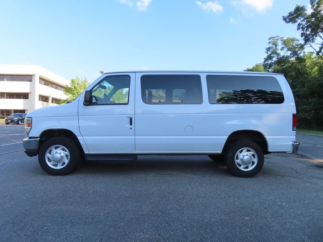 2013 Ford Econoline Wagon E-350 Super Duty XLT - 23059139 - 4
