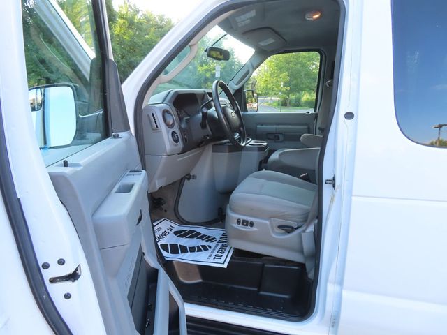 2013 Ford Econoline Wagon E-350 Super Duty XLT - 23059139 - 5