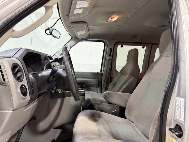 2013 Ford Econoline Wagon E-350 Super Duty XLT - 23101778 - 10