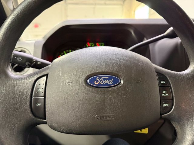 2013 Ford Econoline Wagon E-350 Super Duty XLT - 23101778 - 12