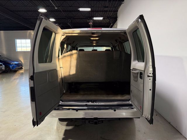 2013 Ford Econoline Wagon E-350 Super Duty XLT - 23101778 - 18