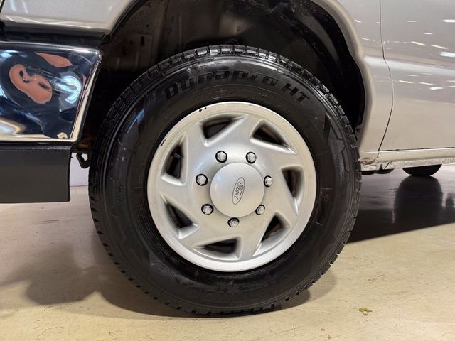 2013 Ford Econoline Wagon E-350 Super Duty XLT - 23101778 - 1