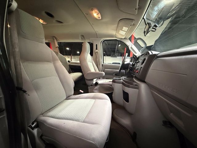 2013 Ford Econoline Wagon E-350 Super Duty XLT - 23101778 - 24