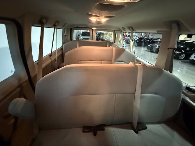 2013 Ford Econoline Wagon E-350 Super Duty XLT - 23101778 - 25