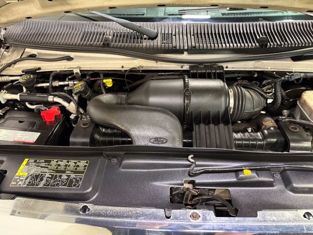 2013 Ford Econoline Wagon E-350 Super Duty XLT - 23101778 - 26