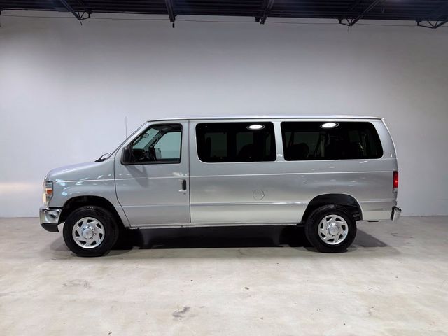 2013 Ford Econoline Wagon E-350 Super Duty XLT - 23101778 - 3