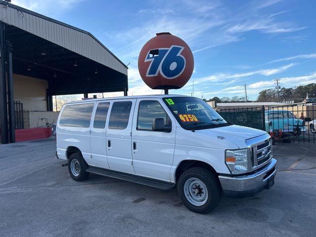 2013 Ford Econoline Wagon E-350 Super Duty XLT - 22970990 - 0