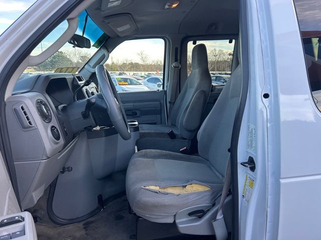 2013 Ford Econoline Wagon E-350 Super Duty XLT - 22970990 - 6